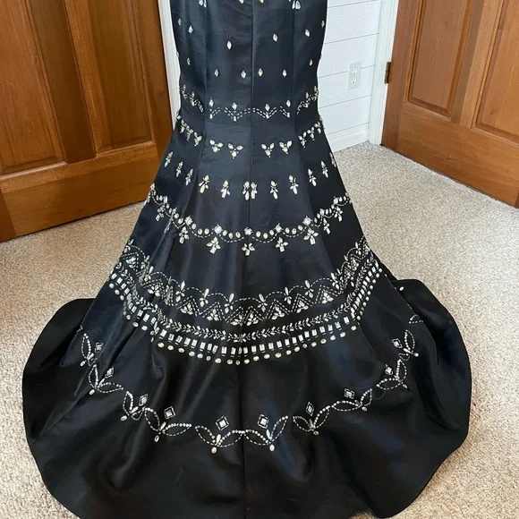 Rachel Allen 2-pc Black Stunning Prom Dress size 6 - Picture 4 of 9